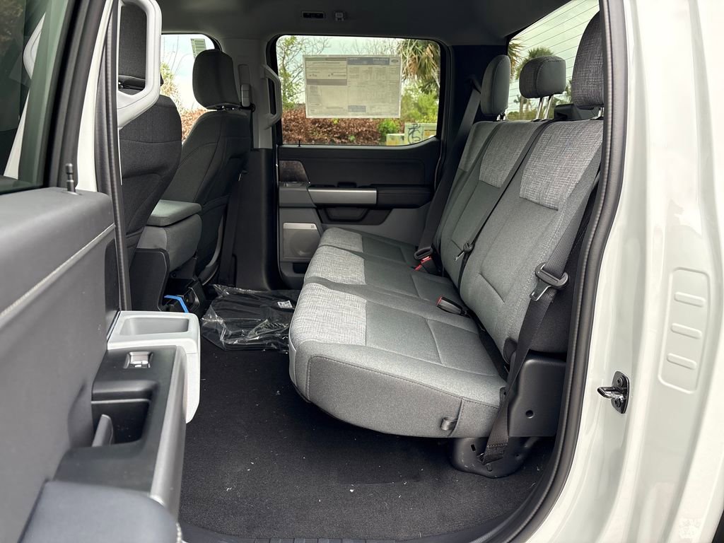 New 2026 Ford F250 XLT w/ XLT Premium Package AWD/4WD image 30