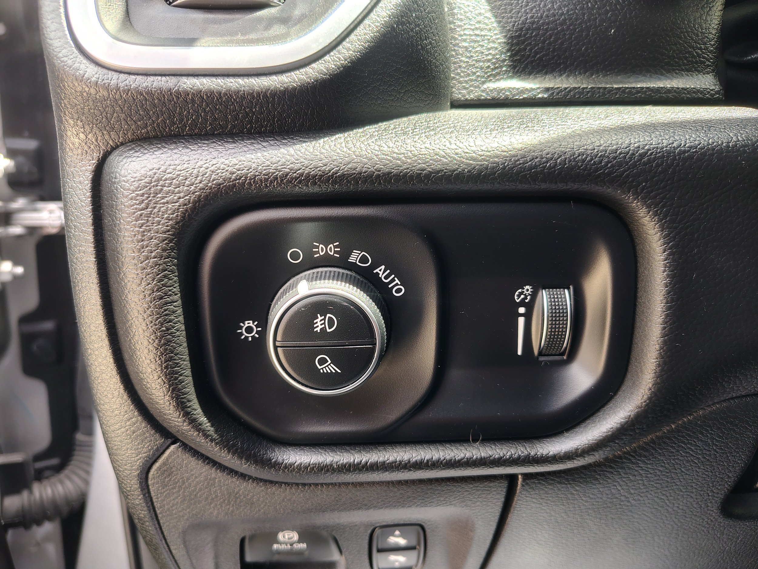 Used 2025 RAM 1500 Big Horn AWD/4WD image 23