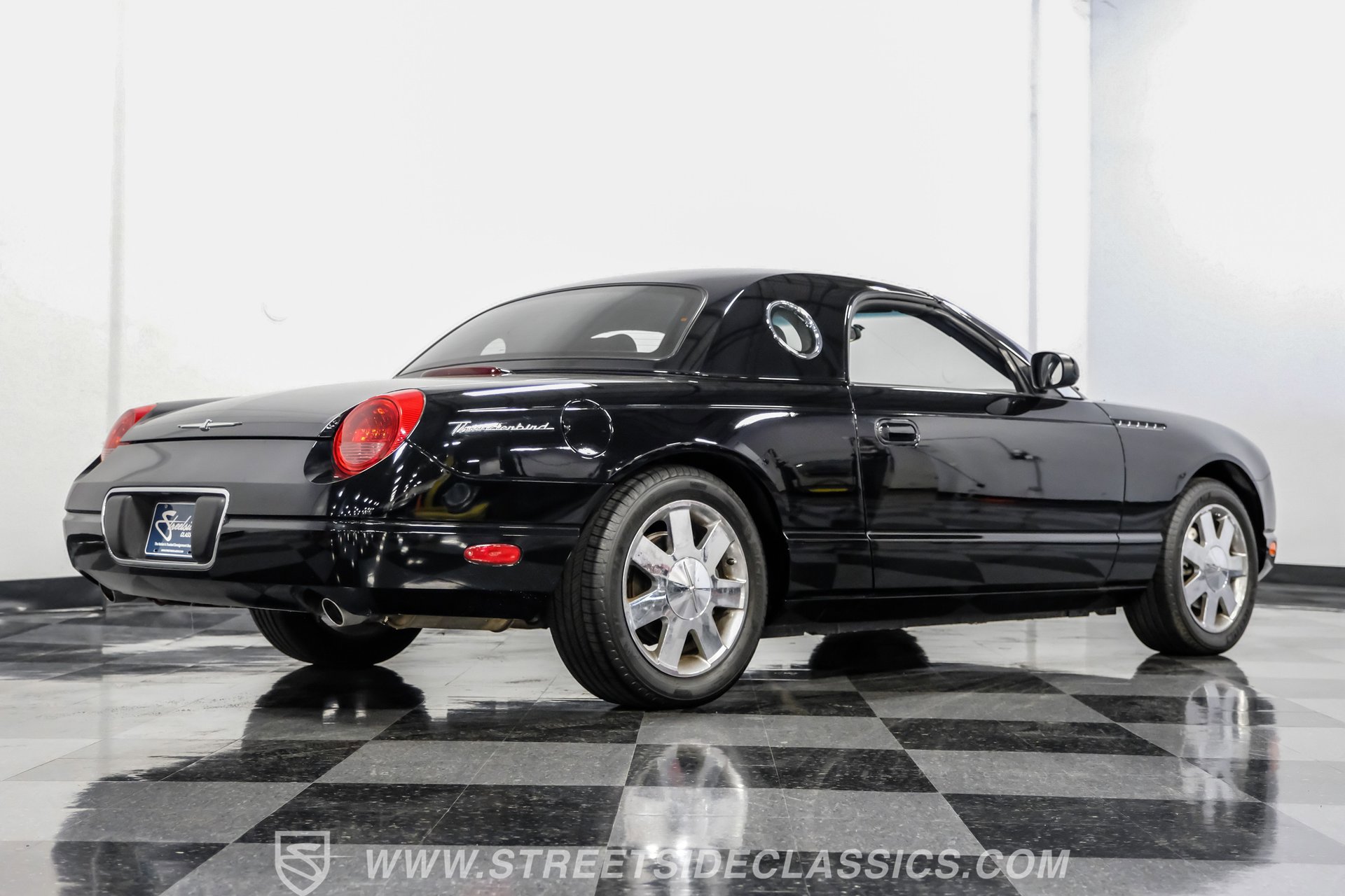 Used 2002 Ford Thunderbird image 31