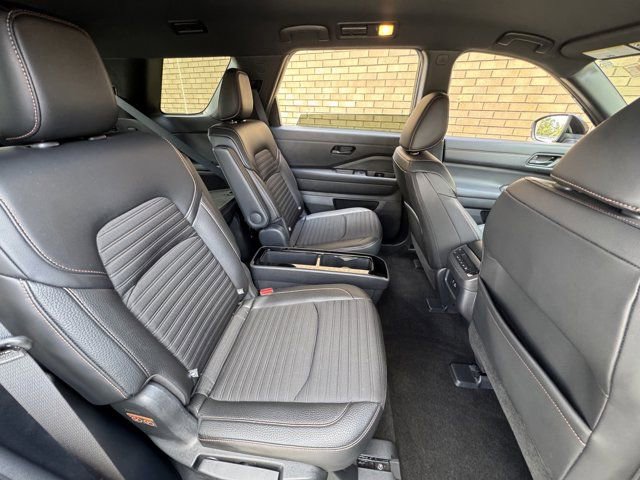 Used 2024 Nissan Pathfinder Rock Creek image 12