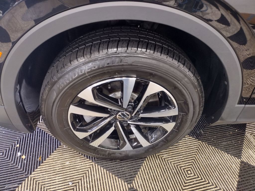 Certified 2024 Volkswagen Tiguan S image 6