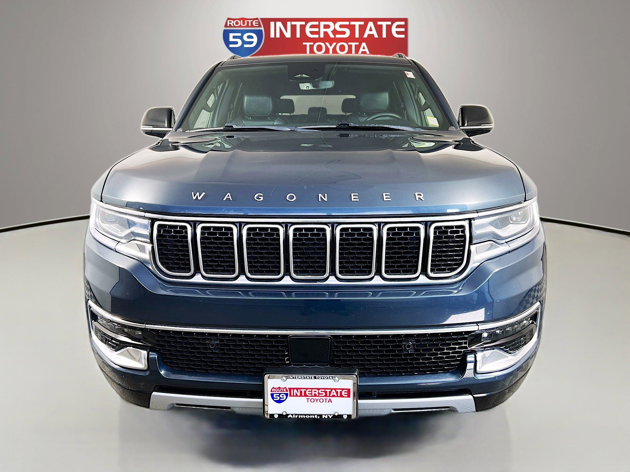 Used 2024 Jeep Wagoneer L Series II w/ Flexible Seating Group image 2