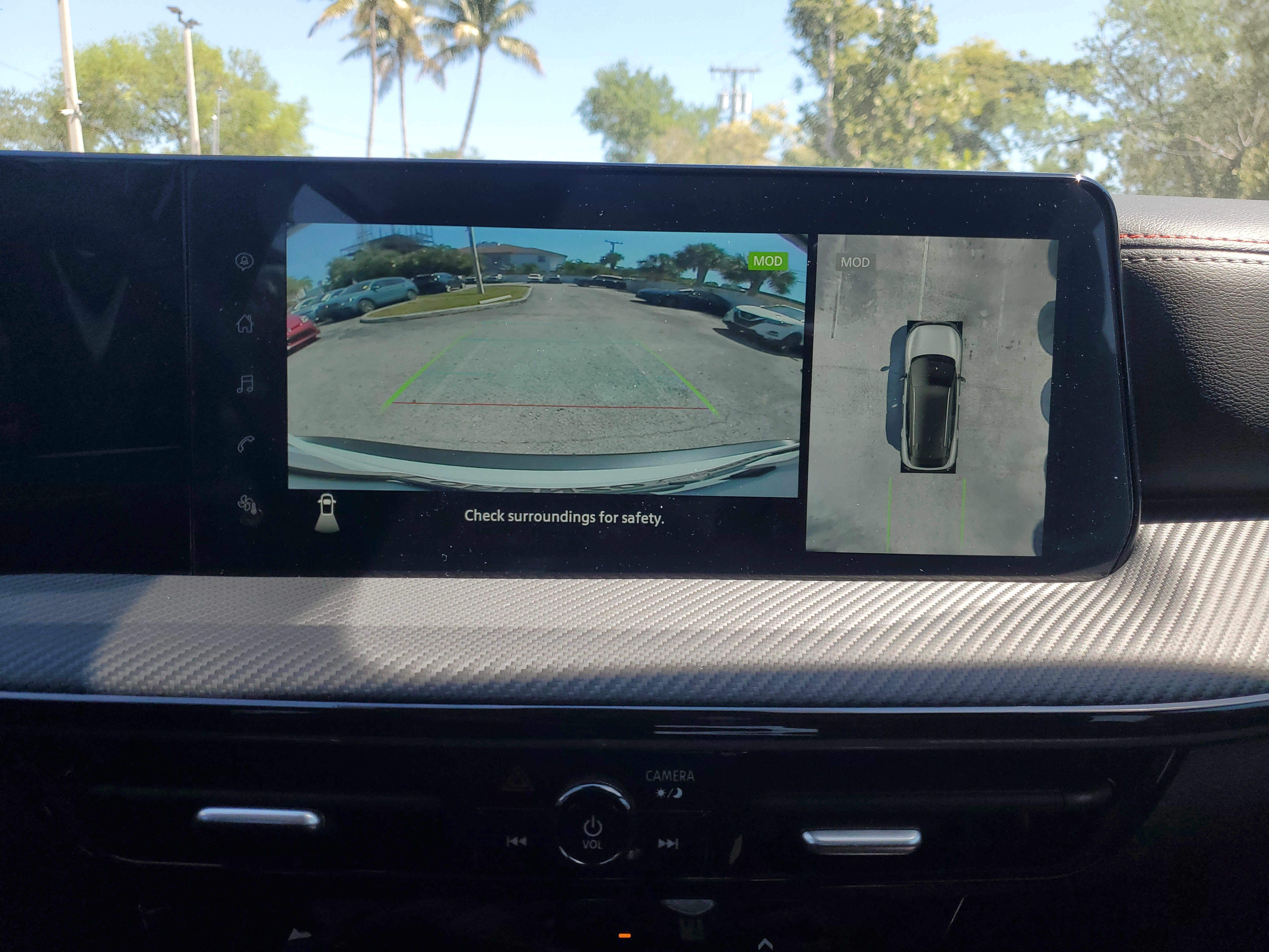 Certified 2025 Nissan Kicks SR image 8