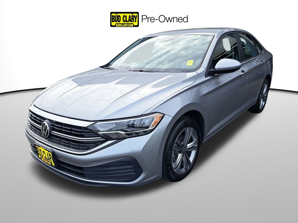 Used 2024 Volkswagen Jetta SE image 1