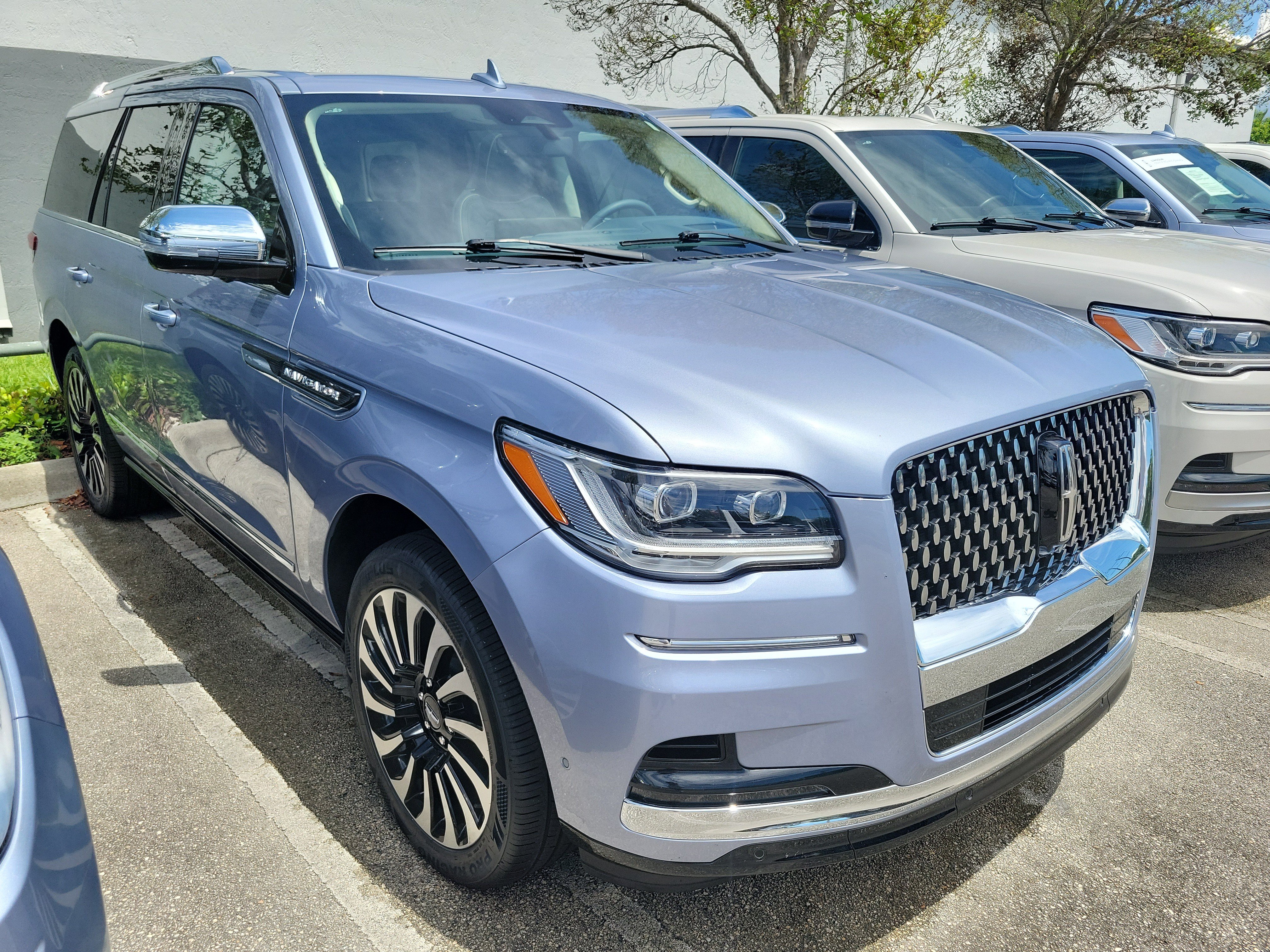 Certified 2024 Lincoln Navigator Black Label AWD/4WD image 2