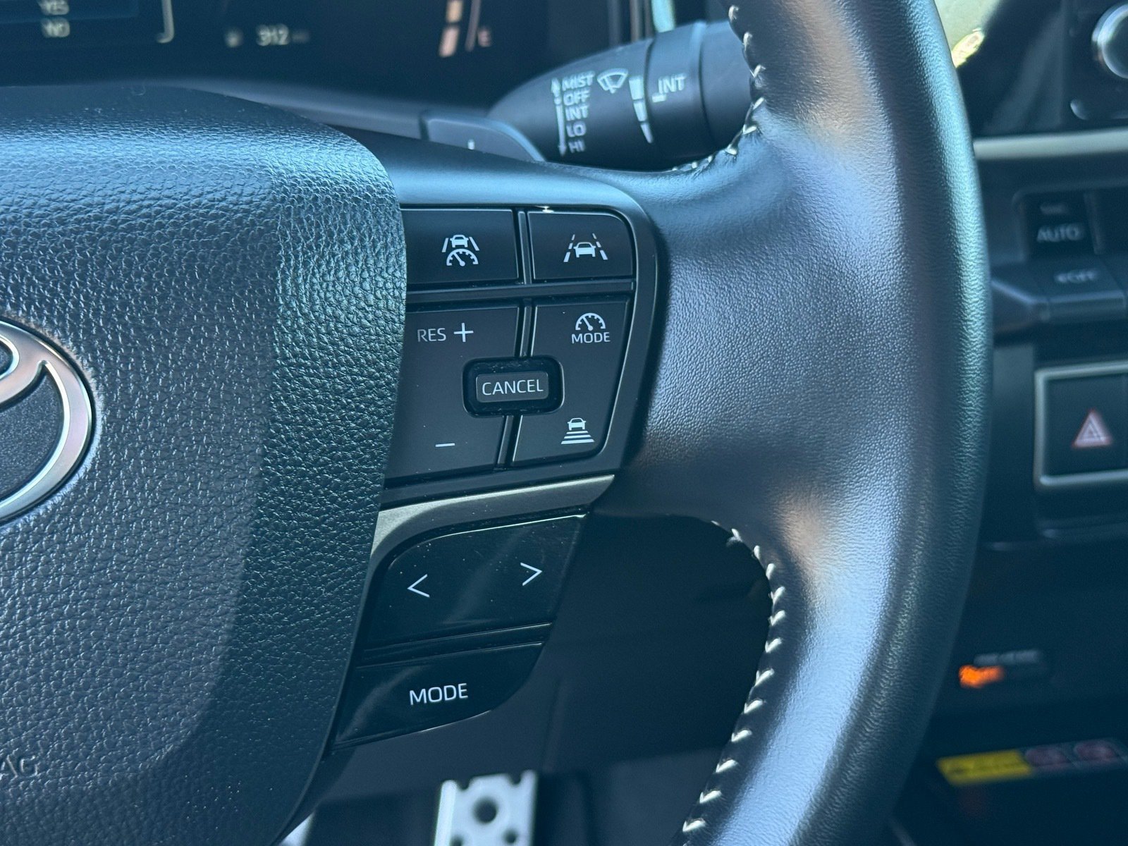 Used 2025 Toyota Camry SE FWD image 18