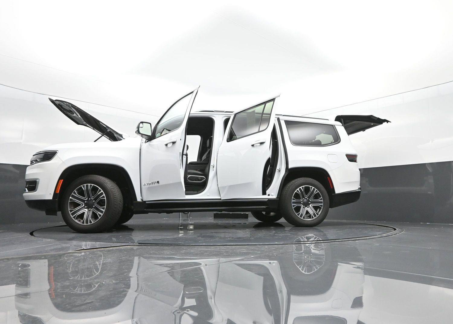 Used 2024 Jeep Wagoneer Series II image 53