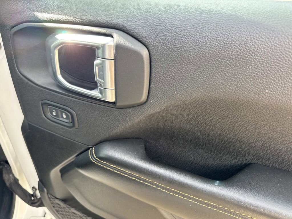 Used 2024 Jeep Wrangler Sahara image 26