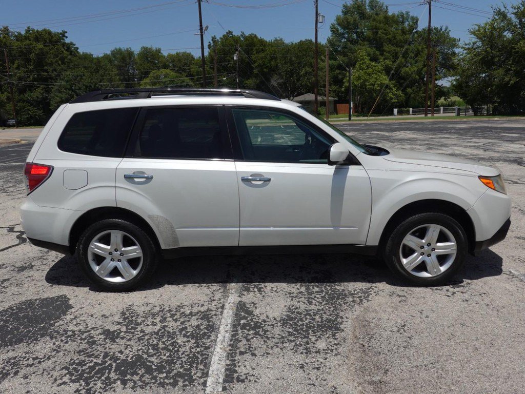 Used 2010 Subaru Forester 2.5X Limited AWD/4WD image 8
