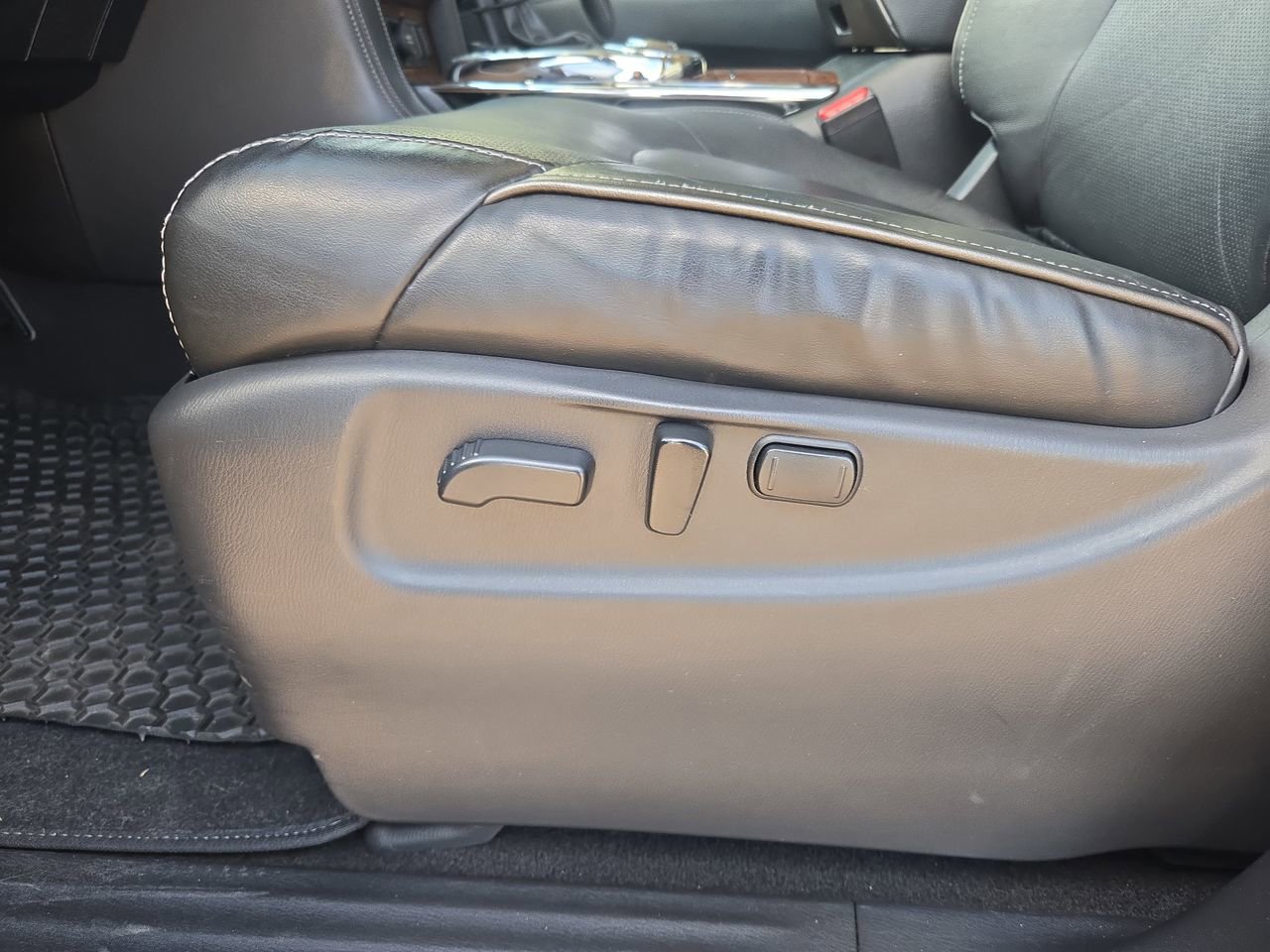 Used 2019 INFINITI QX80 Luxe image 16