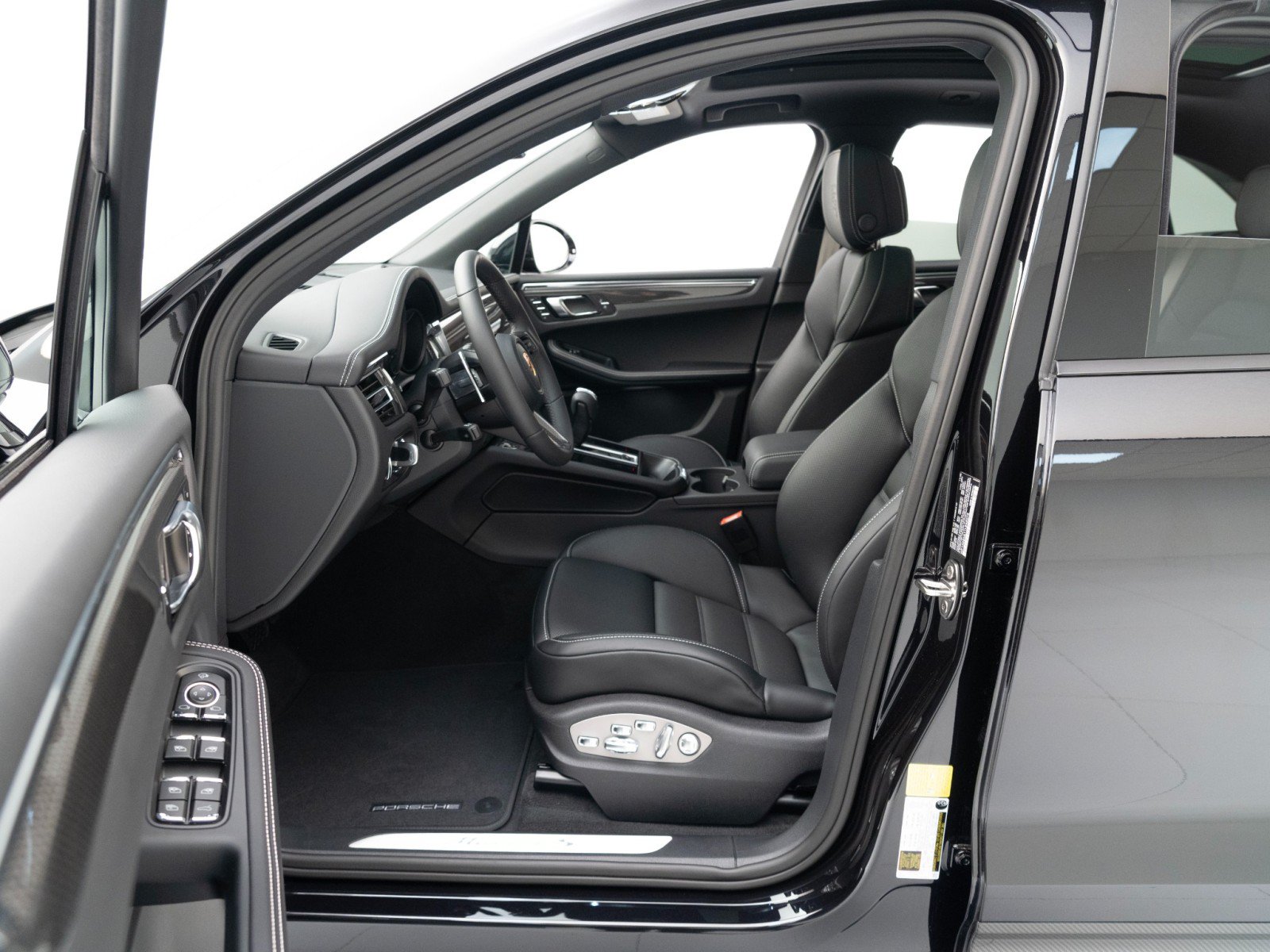 New 2026 Porsche Macan S AWD/4WD image 18
