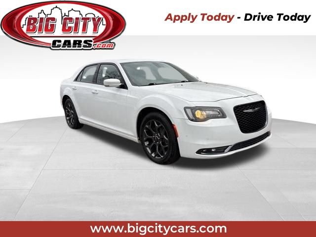 Used 2017 Chrysler 300 S w/ 300S Premium Group video 1