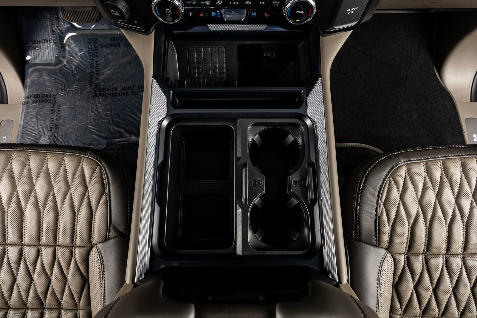 Used 2025 Ford F450 Platinum w/ Platinum Plus Package image 27