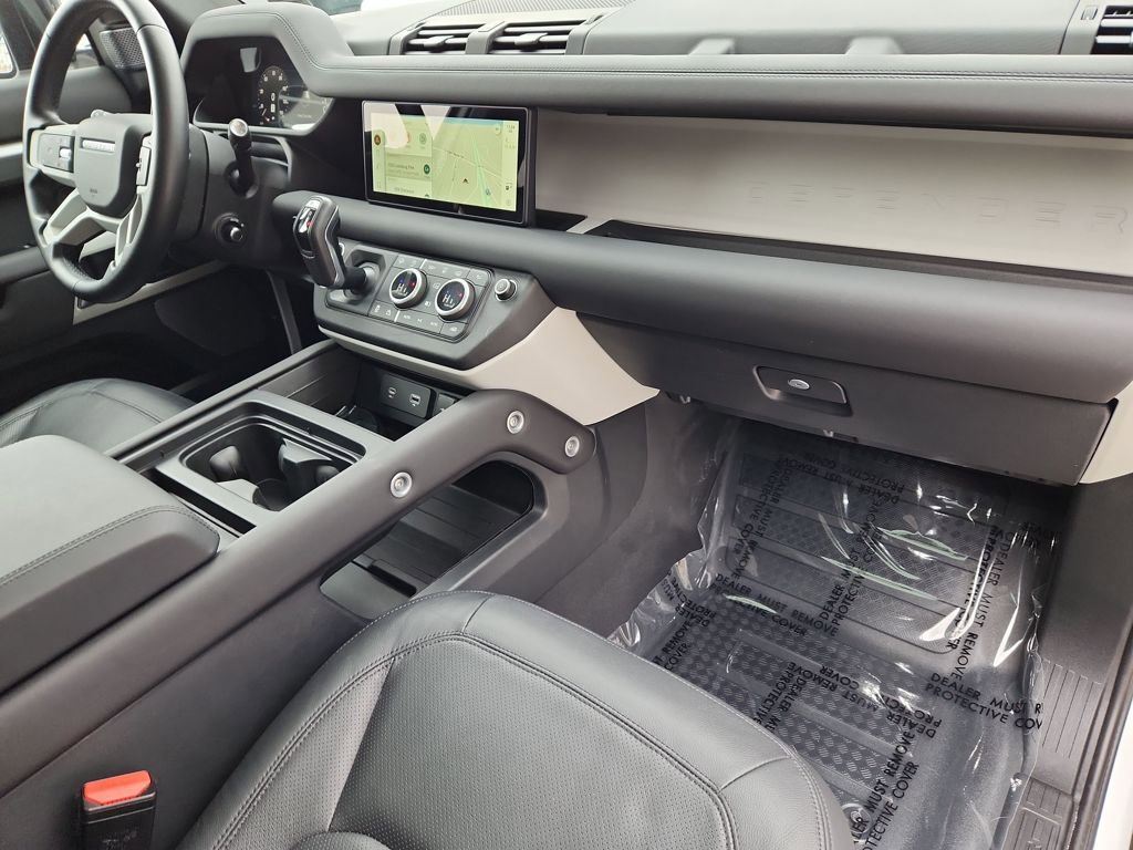 Used 2024 Land Rover Defender 110 S image 26