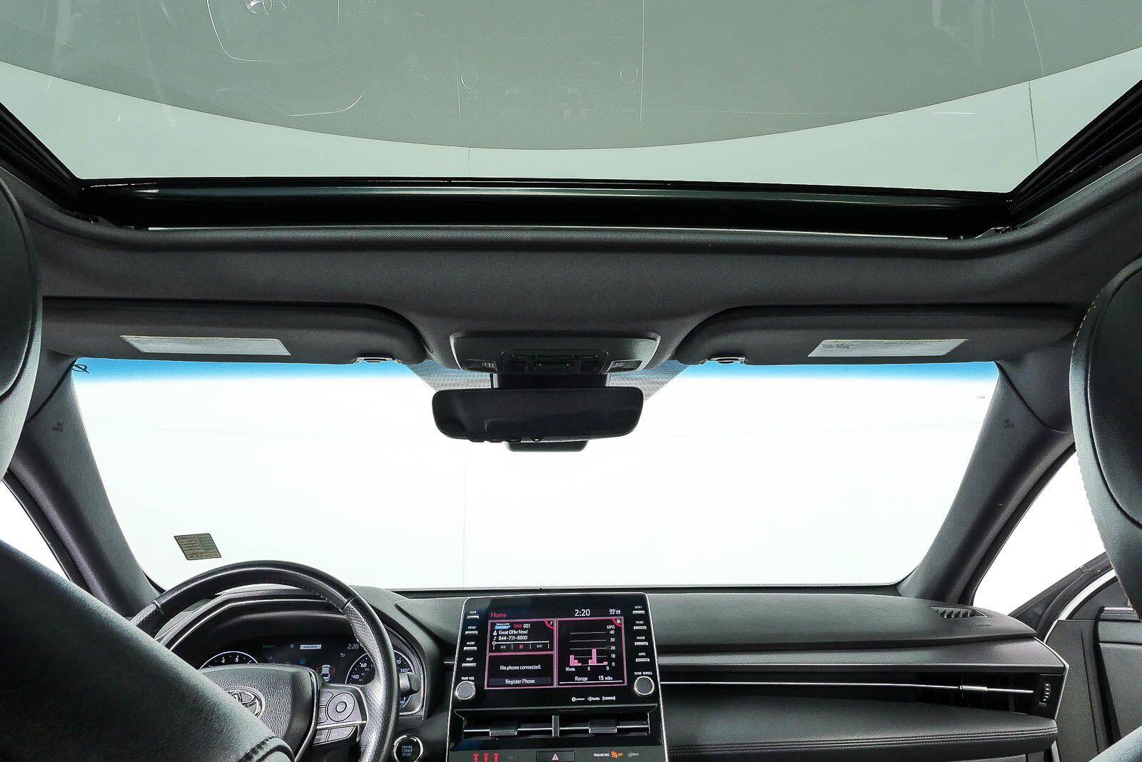 Used 2021 Toyota Avalon XSE FWD image 5