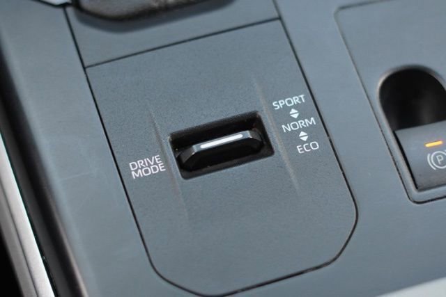 Certified 2024 Toyota Highlander XLE image 30