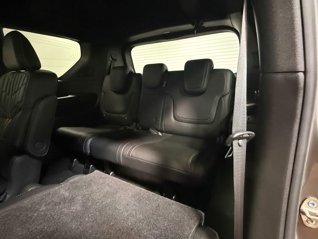 Used 2026 Nissan Armada PRO-4X AWD/4WD image 47