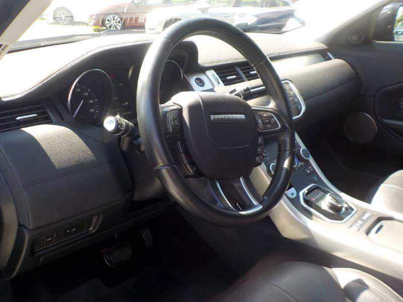 Used 2017 Land Rover Range Rover Evoque SE image 10