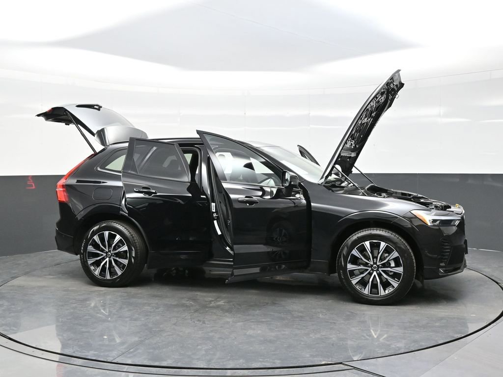 Used 2025 Volvo XC60 B5 Plus AWD/4WD image 45
