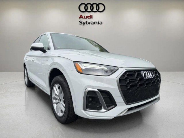 Certified 2023 Audi Q5 2.0T Premium w/ Convenience Package AWD/4WD image 2
