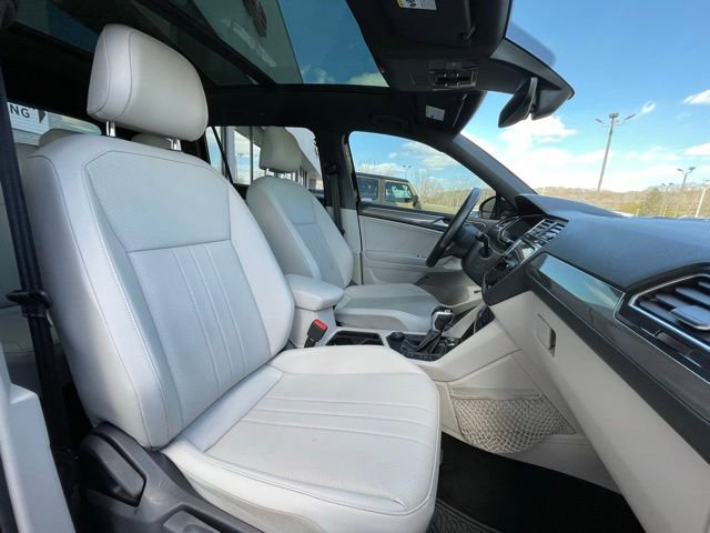 Used 2022 Volkswagen Tiguan SE R-Line AWD/4WD image 30