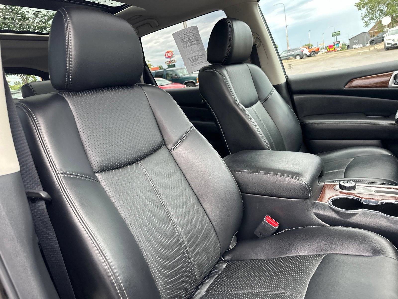 Used 2017 Nissan Pathfinder Platinum AWD/4WD image 39