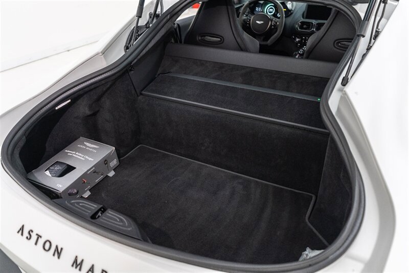 Used 2023 Aston Martin V8 Vantage Coupe RWD image 30