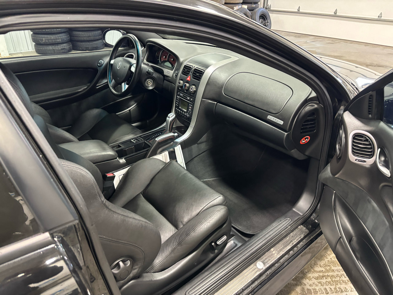 Used 2004 Pontiac GTO image 26