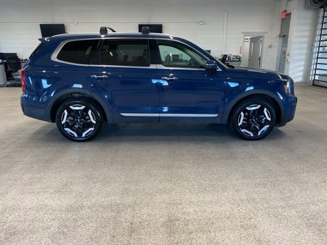 Used 2025 Kia Telluride S AWD/4WD image 4