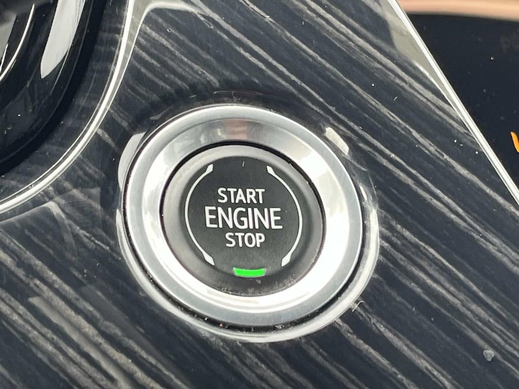 Certified 2023 Cadillac XT6 Premium Luxury image 35