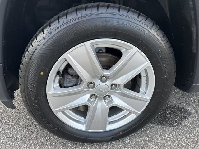 Used 2022 Jeep Compass Latitude w/ Convenience Group image 35