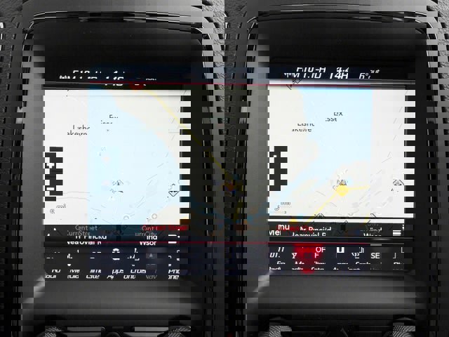 Used 2018 Dodge Durango SRT w/ Technology Group AWD/4WD image 17