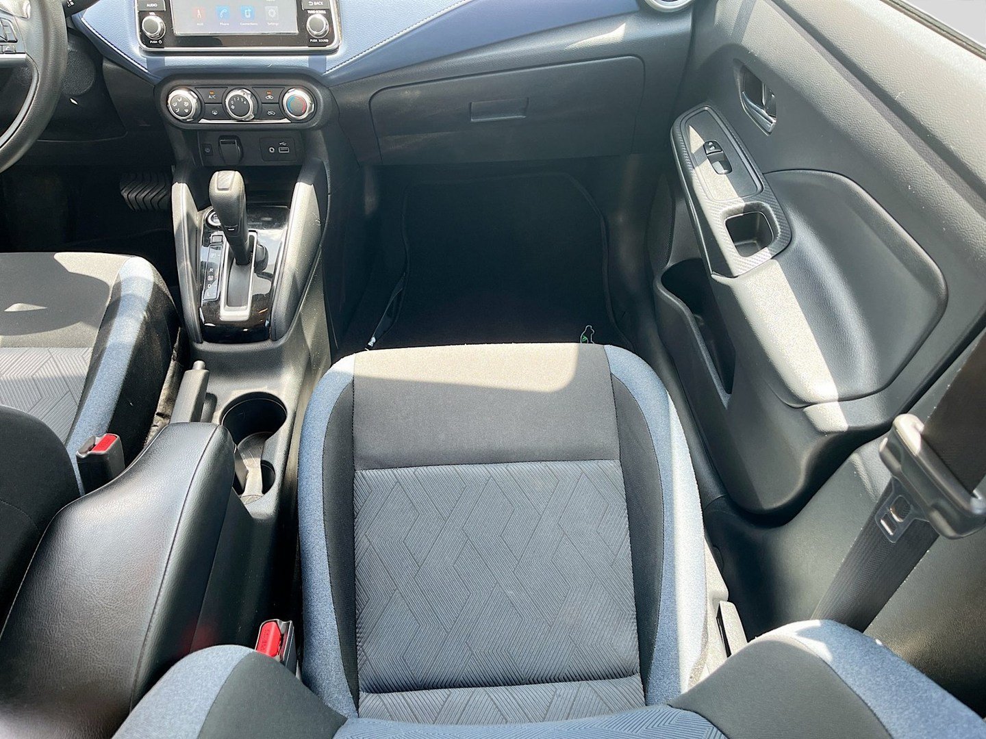 Used 2023 Nissan Versa SV w/ Trunk Package FWD image 21