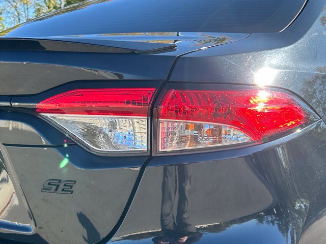 Used 2021 Toyota Corolla SE w/ Carpet Mat Package (TMS) FWD image 11