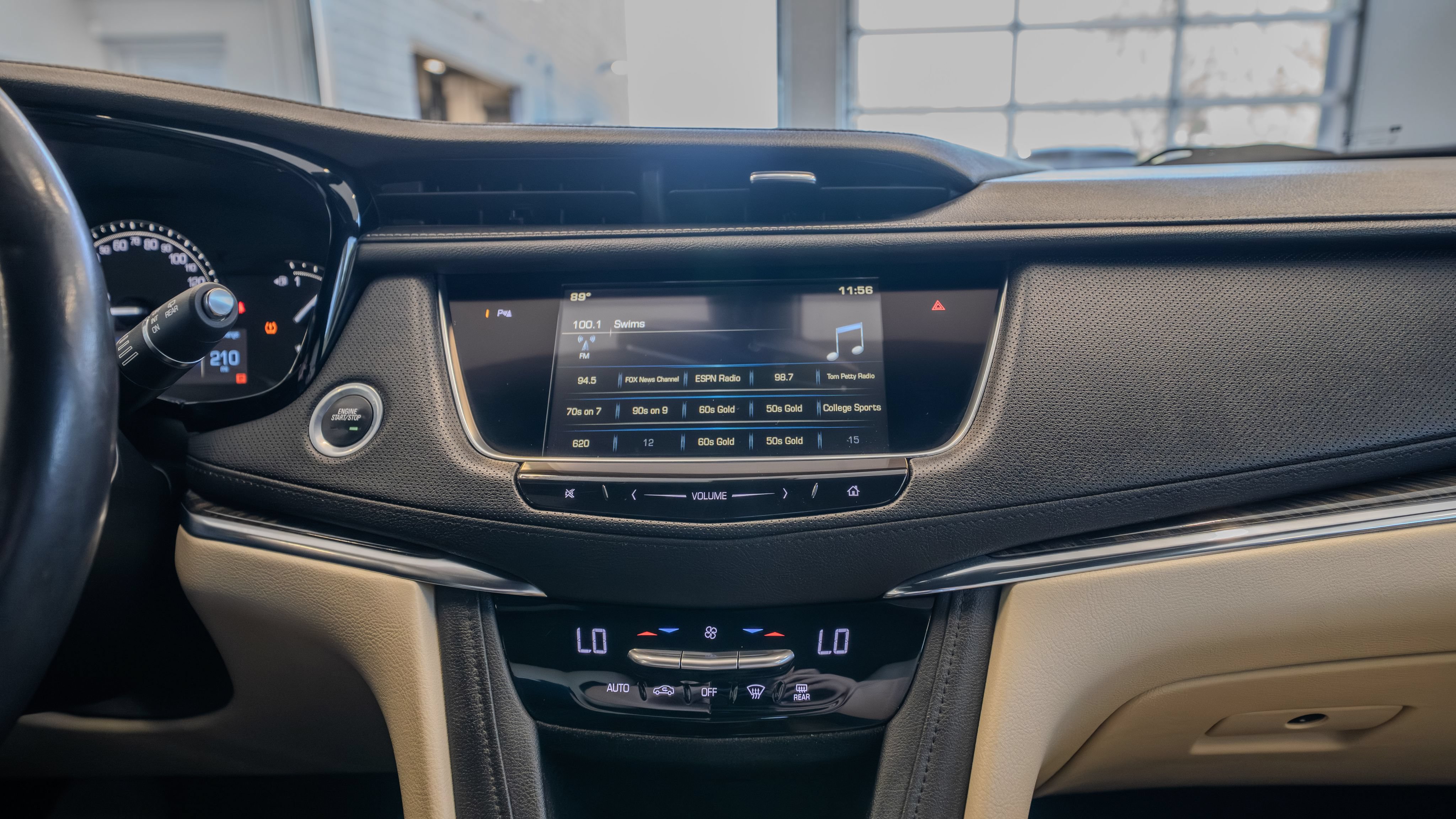 Used 2018 Cadillac XT5 FWD w/ LPO, Wheel Lock Package image 20