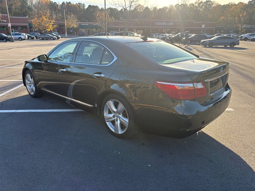 Used 2011 Lexus LS 460 w/ Comfort Pkg RWD image 4