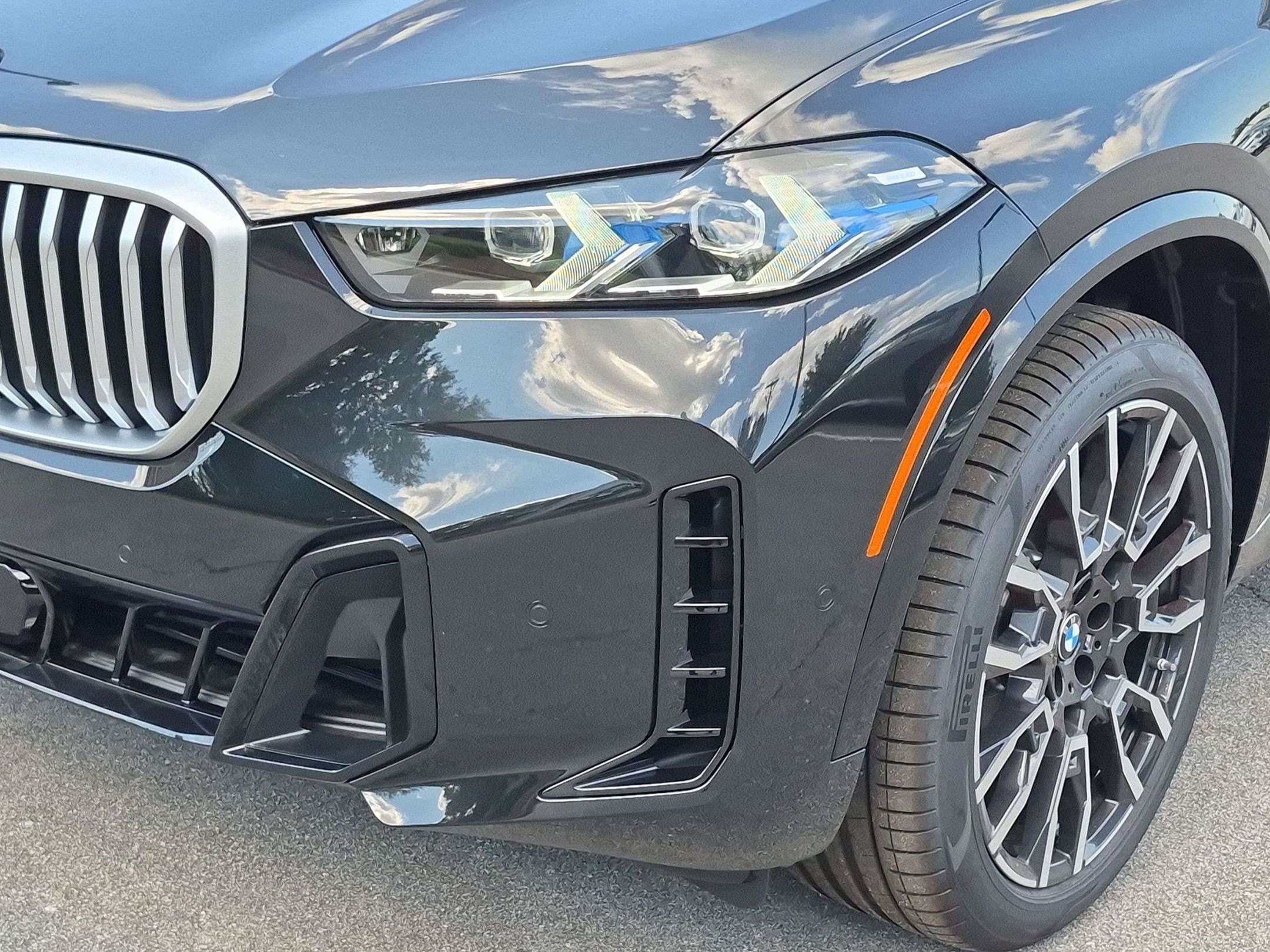 New 2026 BMW X5 xDrive40i w/ M Sport Package AWD/4WD image 9