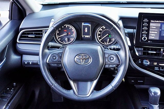 Used 2023 Toyota Camry SE image 18