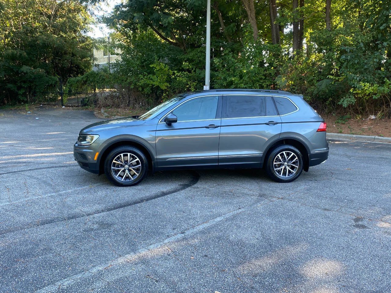 Used 2020 Volkswagen Tiguan SE FWD image 8