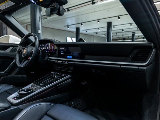 Certified 2025 Porsche 911 Carrera RWD image 29