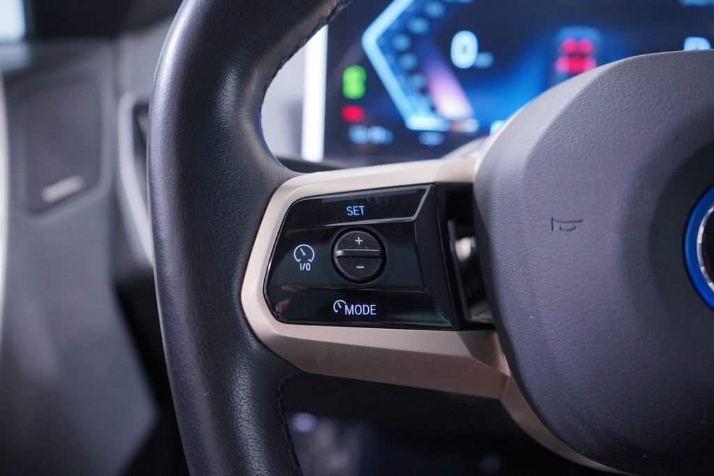 Used 2024 BMW iX xDrive50 image 18