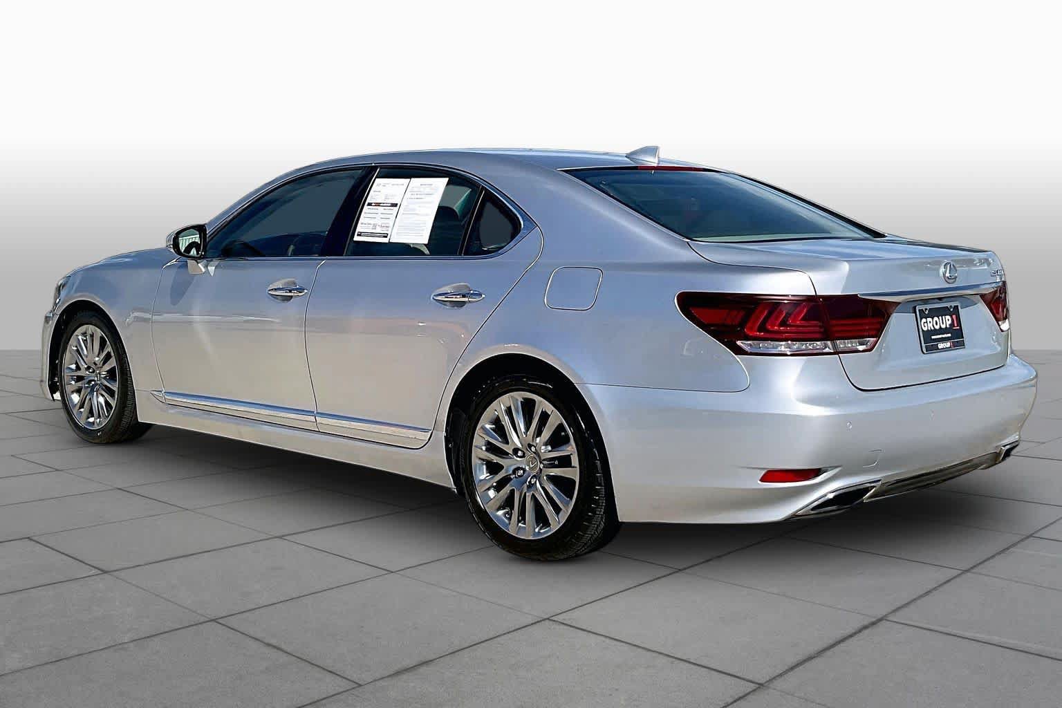 Used 2017 Lexus LS 460 w/ Comfort Package RWD image 12