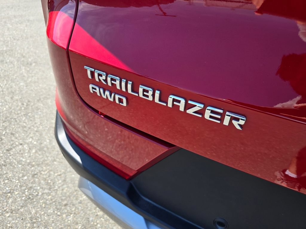Used 2026 Chevrolet TrailBlazer LT w/ Convenience Package AWD/4WD image 10
