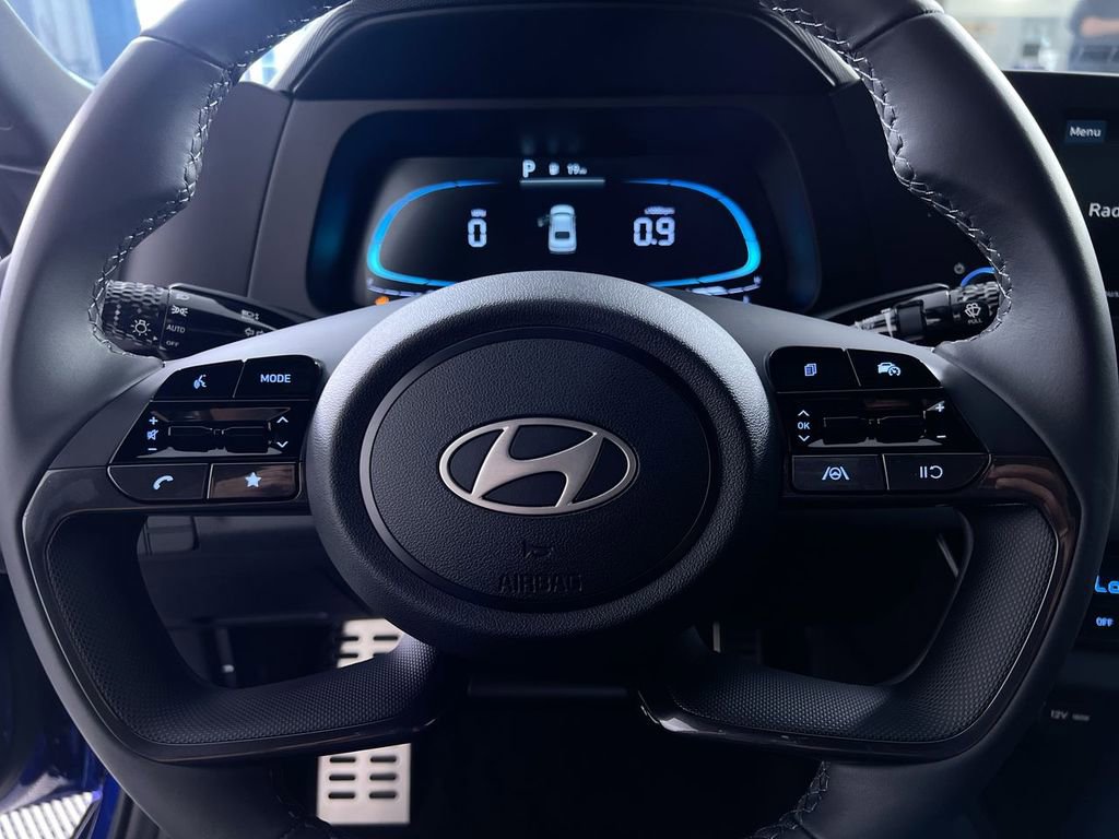 Used 2025 Hyundai Elantra Sport FWD image 16
