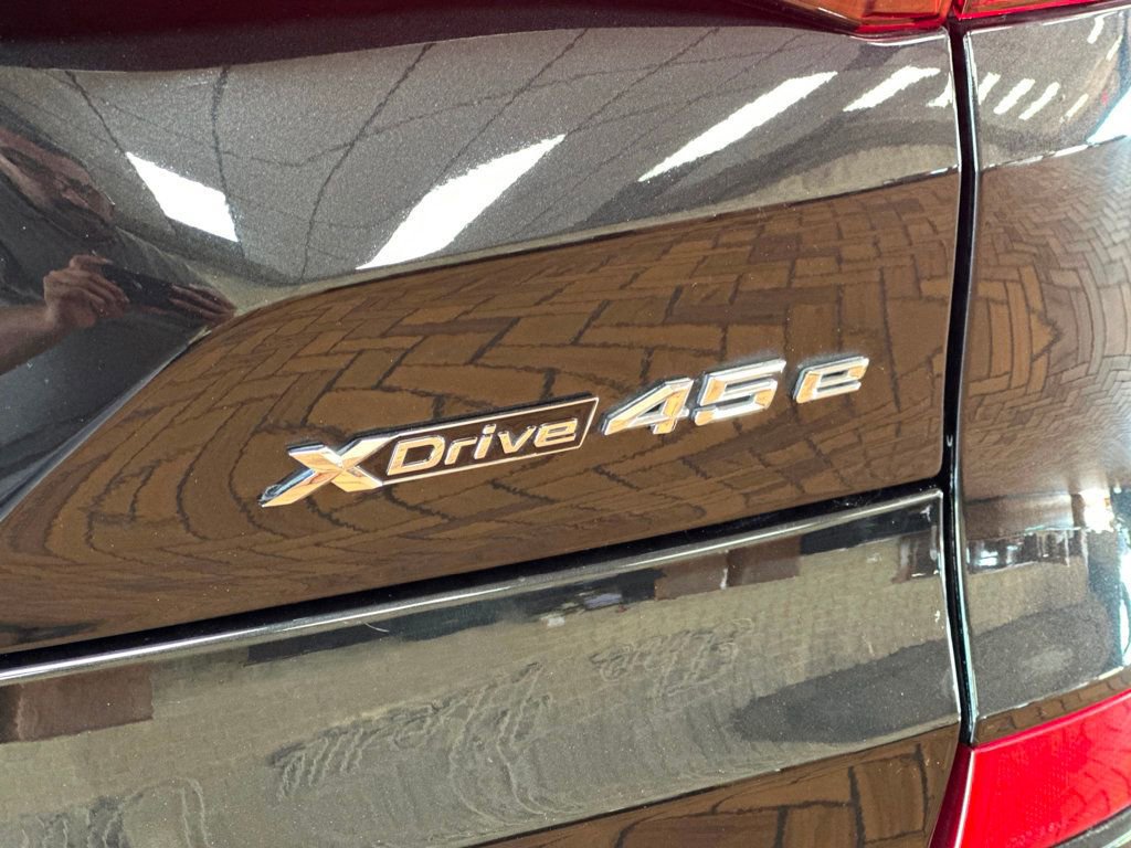 Used 2023 BMW X5 xDrive45e w/ Executive Package image 18