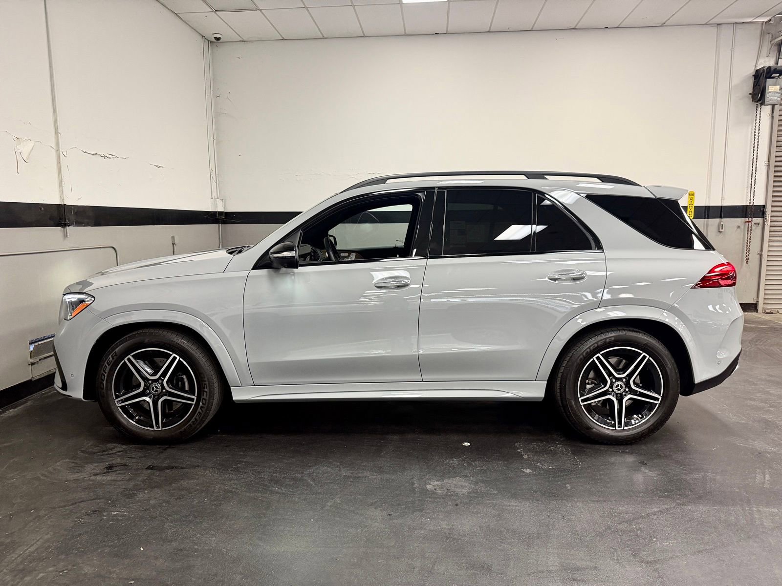 Used 2025 Mercedes-Benz GLE 450 4MATIC image 9