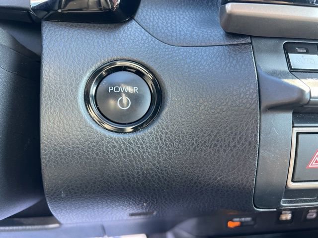 Used 2025 Toyota Camry SE image 17