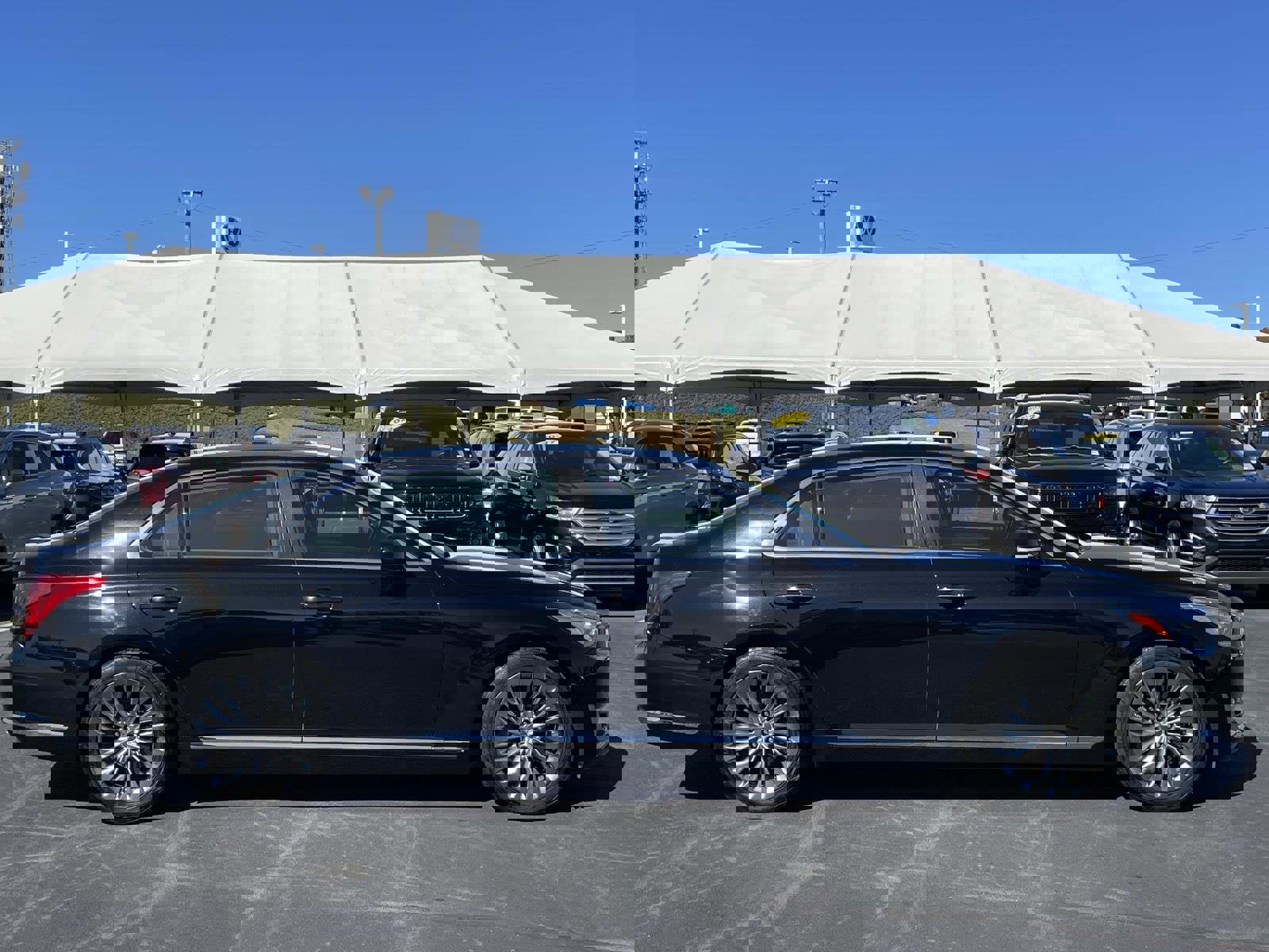 Used 2017 Genesis G90 3.3T Premium image 8