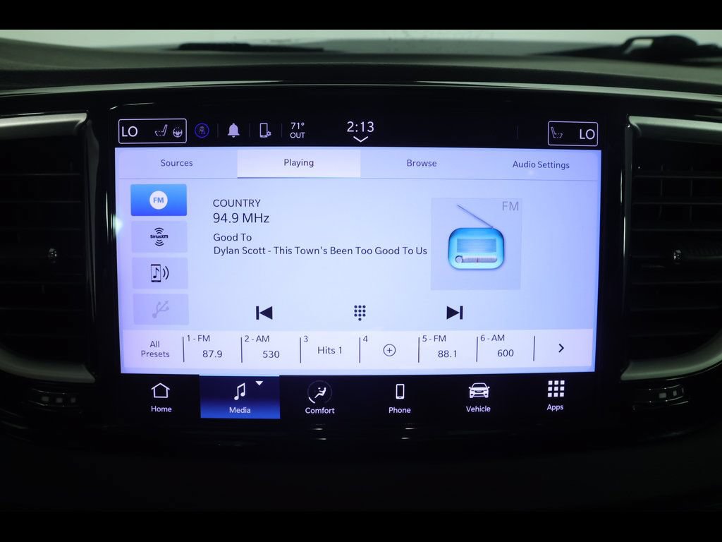 Used 2023 Chrysler Pacifica Touring-L FWD image 26