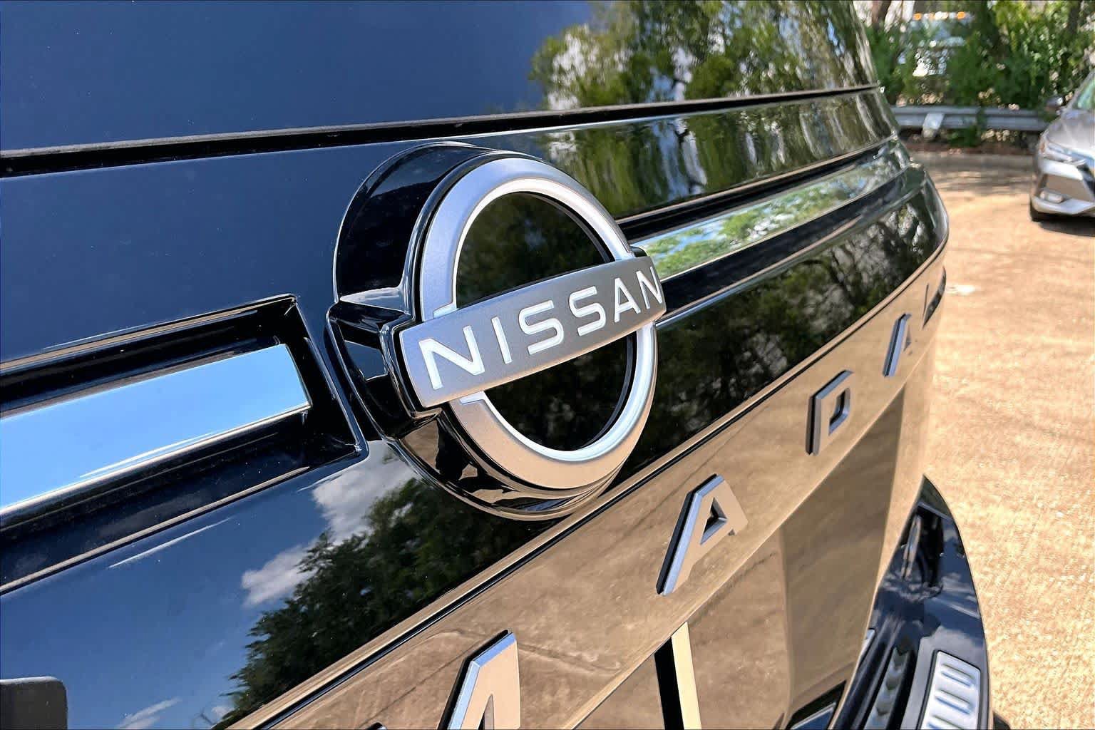 New 2026 Nissan Armada SL w/ Captain's Chari Seat Package AWD/4WD image 8